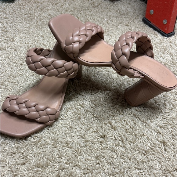 A NEW DAY Braided Tan Women's Sandals size 7.5 - Picture 1 of 3